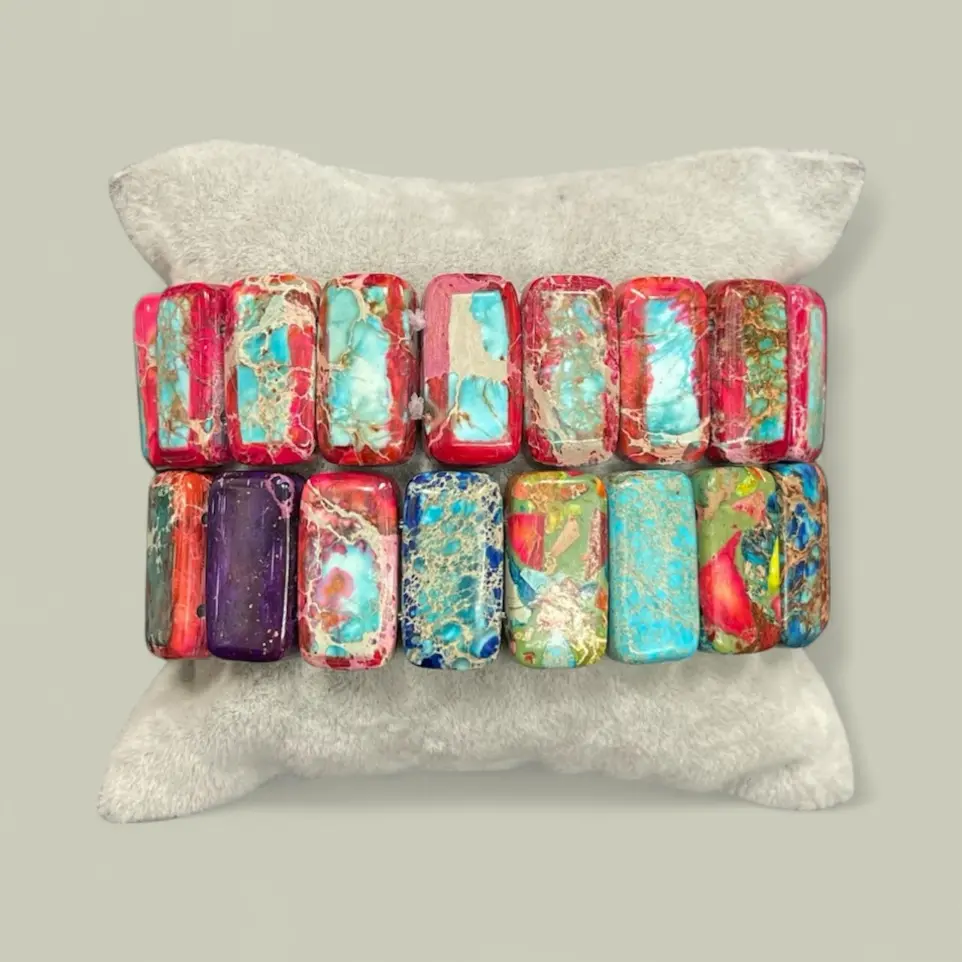 Oyster Turquoise with Red Lines